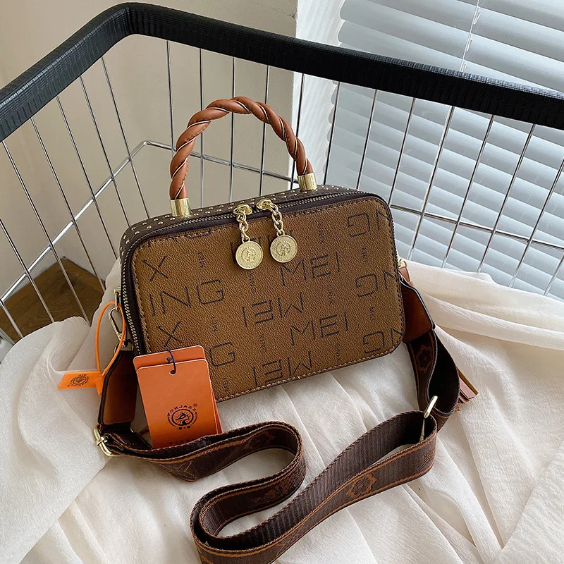 

2026 Новая квадратная женская сумка, стильная острая сумка через плечо, уникальная минималистичная массивная сумка, модная маленькая сумка через плечо