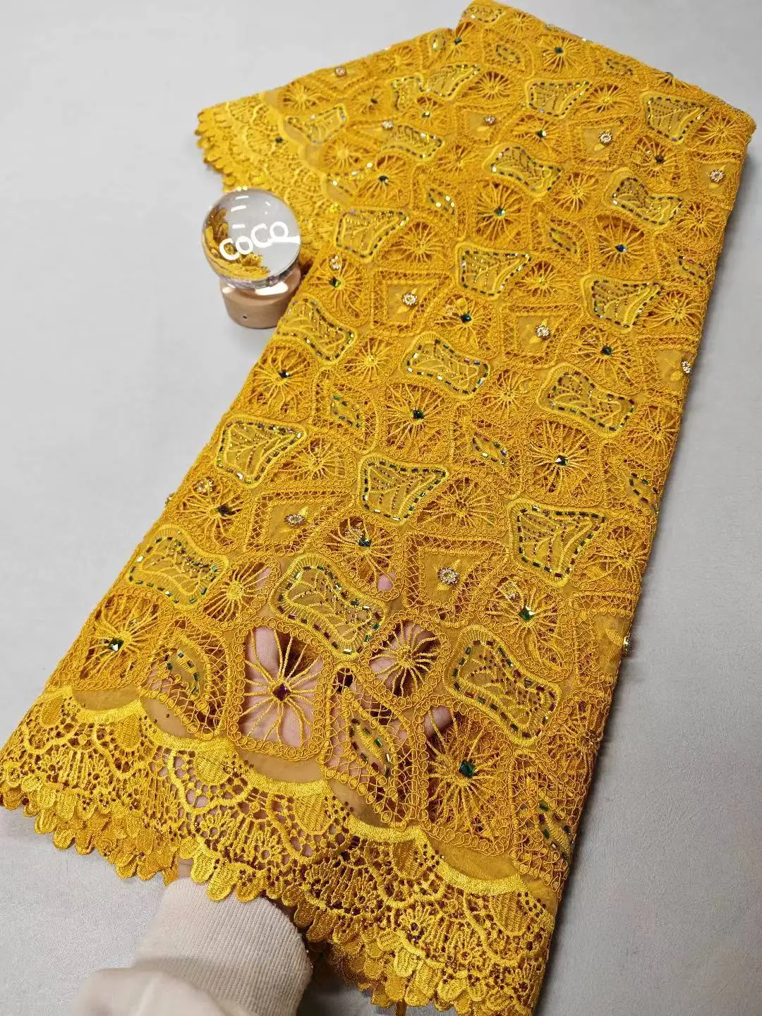 

2025 африканское нигерийское новейшее высокое качество с гипюровой вышивкой, тюлевое шитье, кружевные тканевые платья с блестками, 5 ярдов XL139