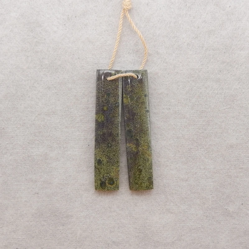 

Natural Green Dragon Jasper for Women, Earring Beads, Trendy Jewelry Accessory, 38x8x3mm, 6.2g