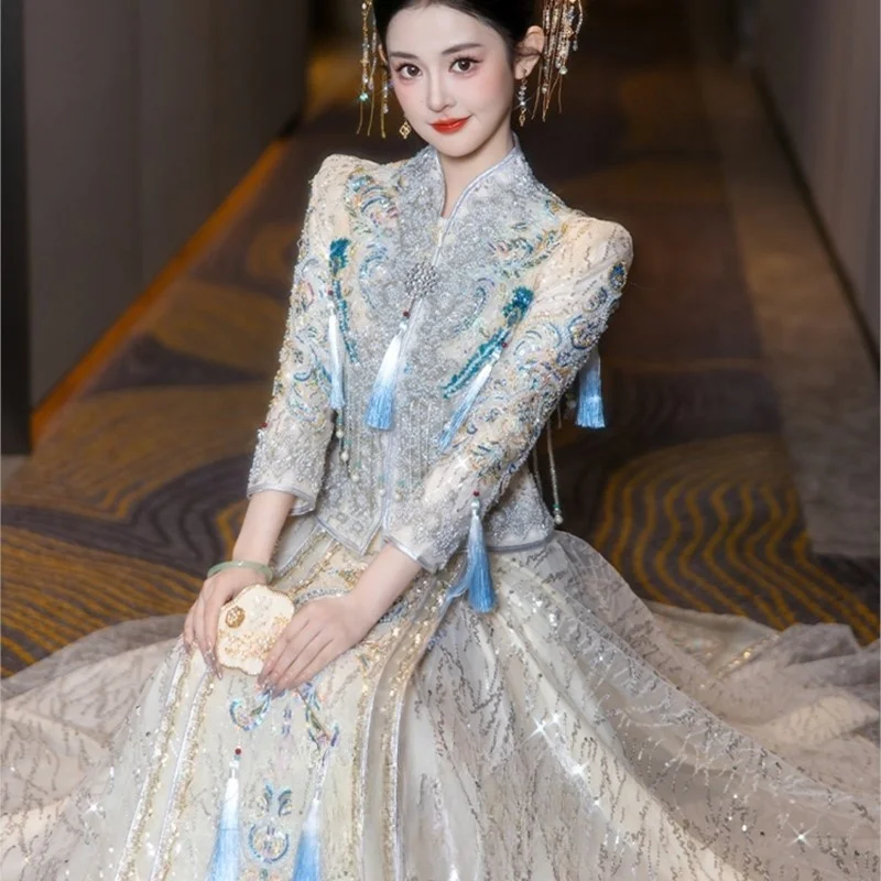 

New Chinese-style toasting clothing in light blue