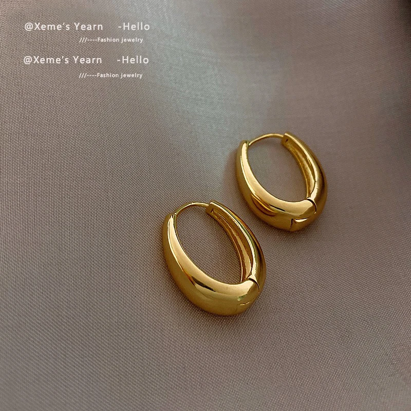 2023 New Classic Copper Alloy Smooth Metal Hoop Earrings For Woman Fashion Korean Jewelry Temperament Girl's Daily Wear Earrings