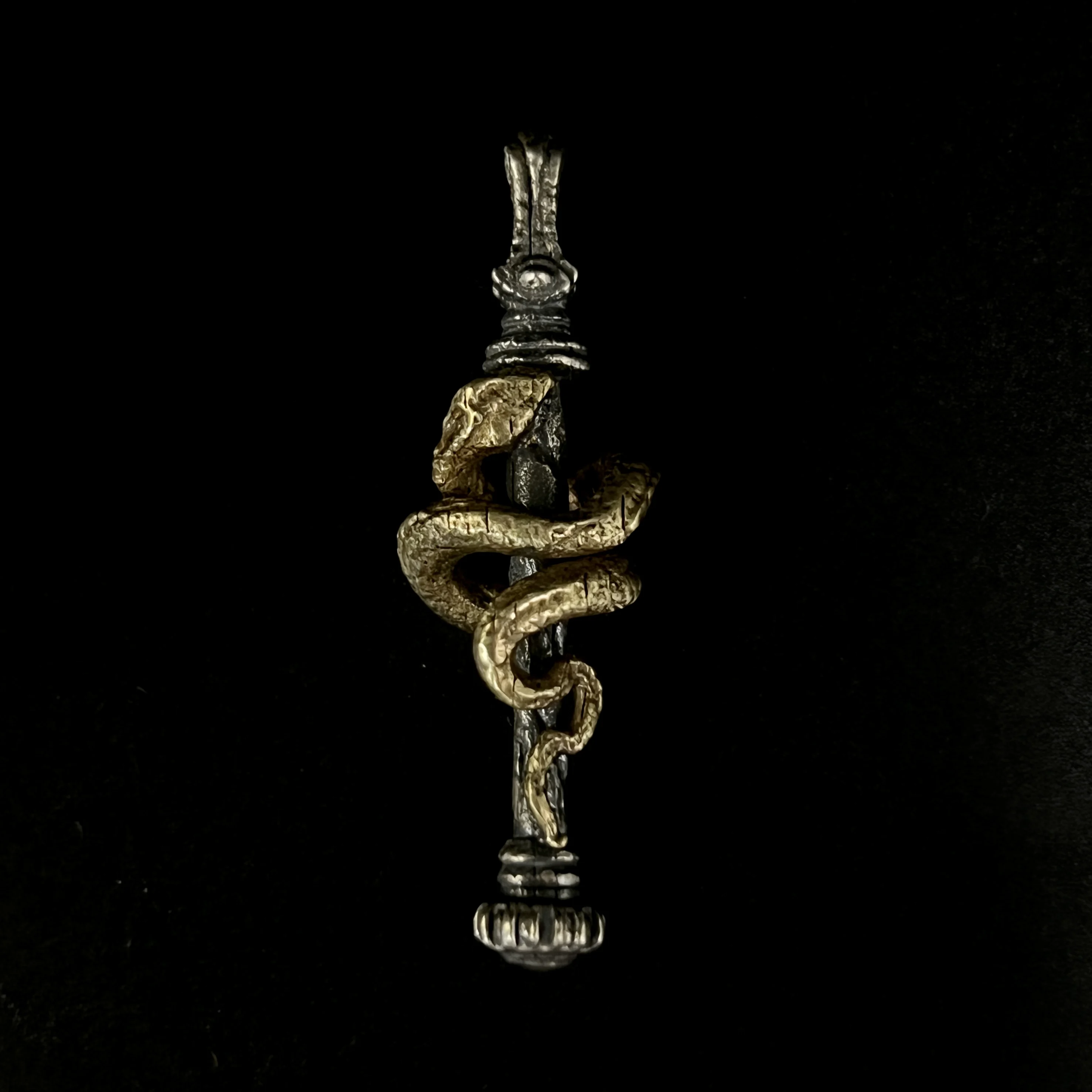 

Хаос-змея — подвеска «Вечная палочка», серебро 925 пробы/латунь/красная медь. Уникальный, ретро, универсальный.