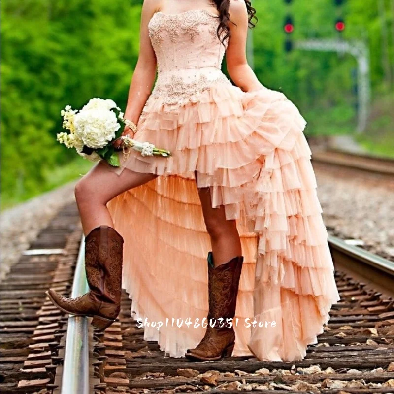 High Low Boho Wedding Dress Tiers Layer Tulle Country Bridal Gown with Lace Appliques Beading customized Strapless Vestido