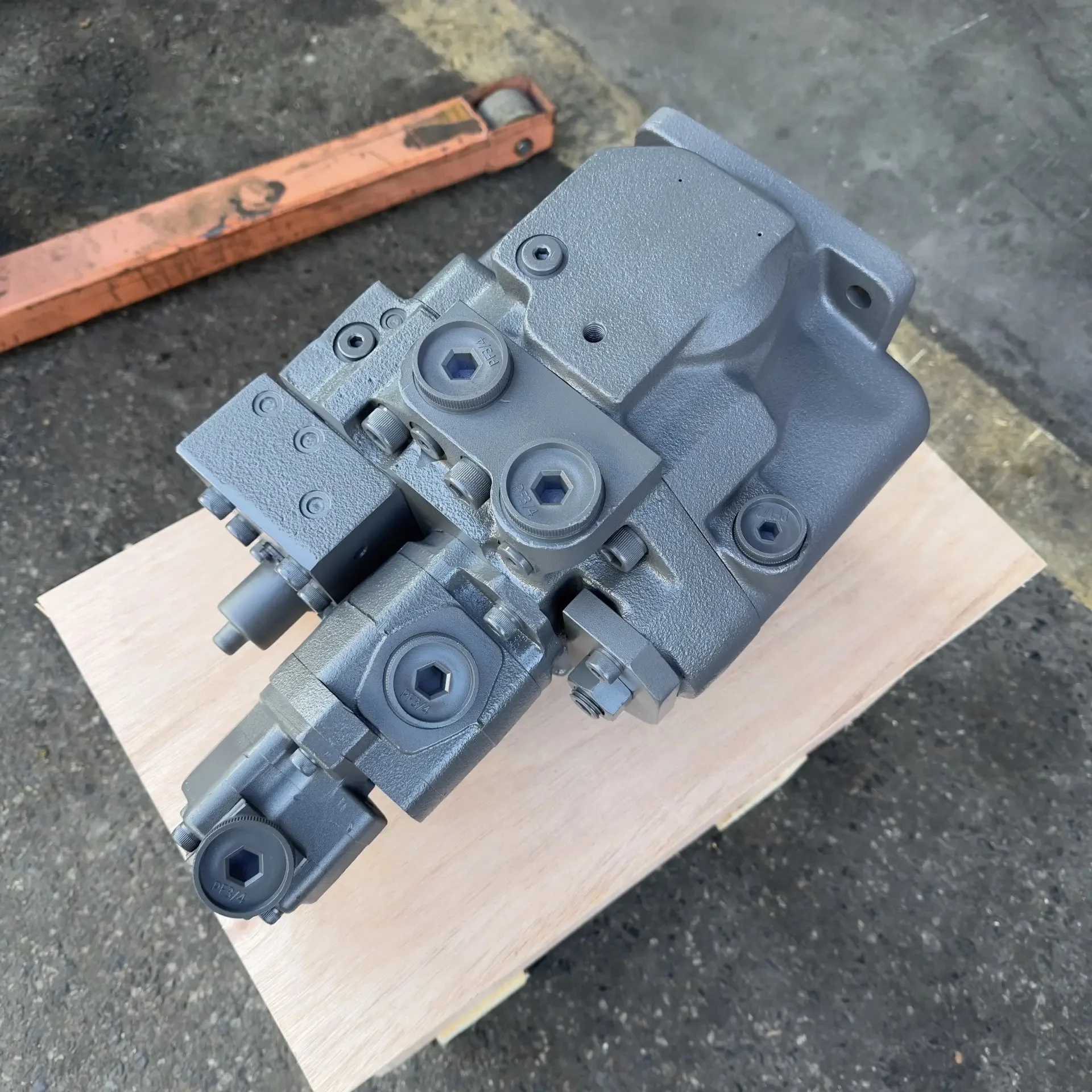 EX60 EX60-2 EX60-3 EX60-5 Hydraulic Main Pump 4330251 Suitable for Hitachi EX60-5 Hydraulic Pump