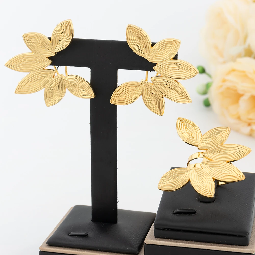 YM Dubai Gold Farbe Schmuck Set Für Frauen Nigerianischen Blatt Ohrringe Täglichen Verschleiß Einstellbare Ring Weihnachten Geburtstag Jahrestag Geschenke