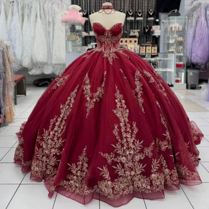 

Блестящие бордовые платья для квинсеаньеры с открытыми плечами, с блестящими аппликациями, кружевом, длинным шлейфом и бантом, Vestido de 15 Quinceanera, на заказ