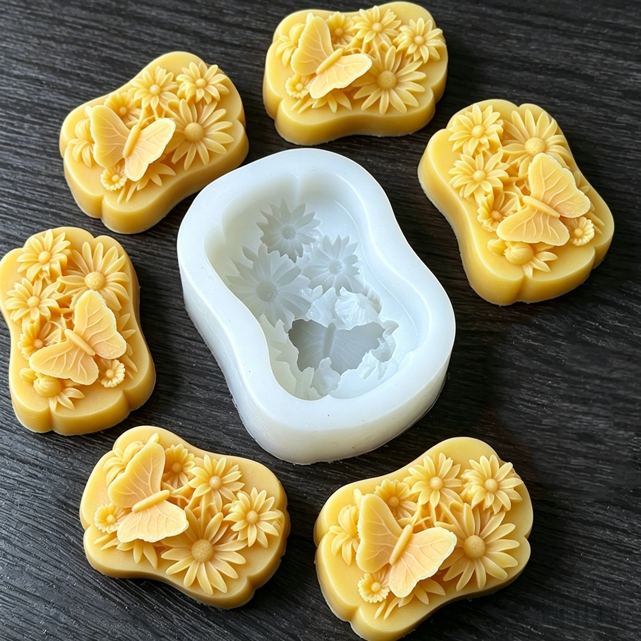 Soap Making Process - แม่พิมพ์สบู่ซิลิโคนลายดอกไม้ผีเสื้อ แม่พิมพ์ทำสบู่แฮนด์เมด ลายดอกเดซี่และผีเสื้อ สำหรับสบู่แบบ Cold Process