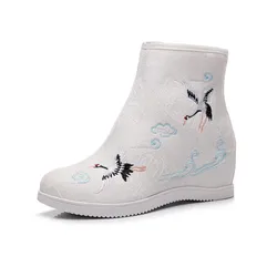 Winter Woman Embroidered Elevator Shoes Chinese Style Platform Shoes Canvas Hanfu Zapatos Women Boots Casual Vintage White Boots