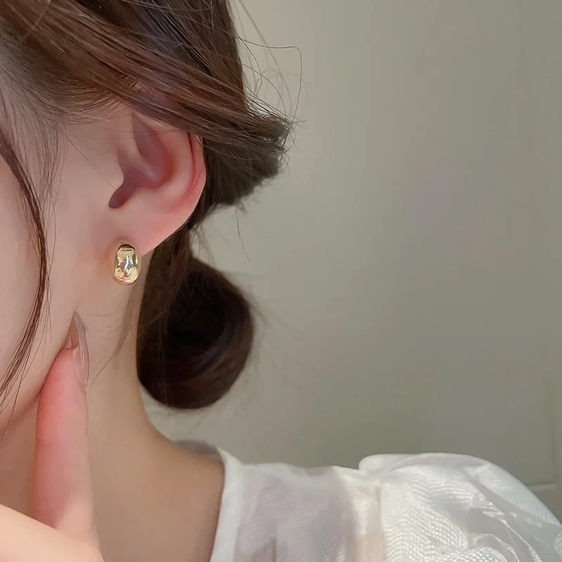 Simple Pea Shaped Copper Alloy Gold Color Drop Earrings for Woman New Korean Fashion Jewelry Goth Party Girls Unusual Accessory