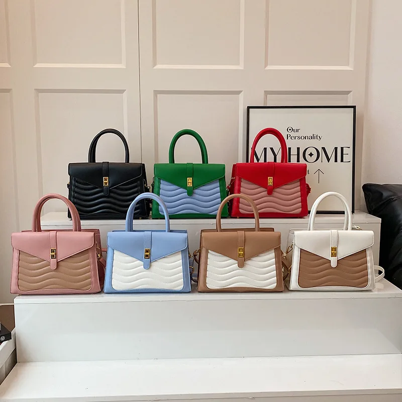 

Elegant Parisian Leather Crossbody Bag Minimalist Vintage Handbag Women Luxury Messenger Purse Casual Commuter Trendy Design