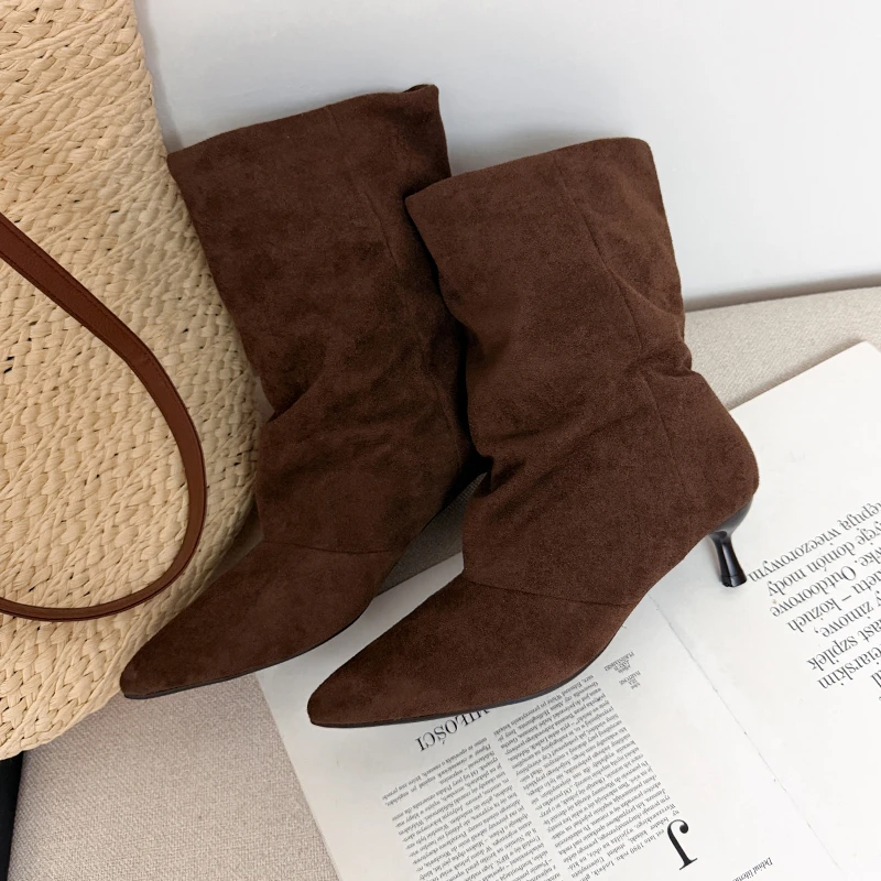 2026 Autumn and Winter Fashion Pointed Toe High Heels Simple Temperament Relaxed Wide-barrel Pile Boots