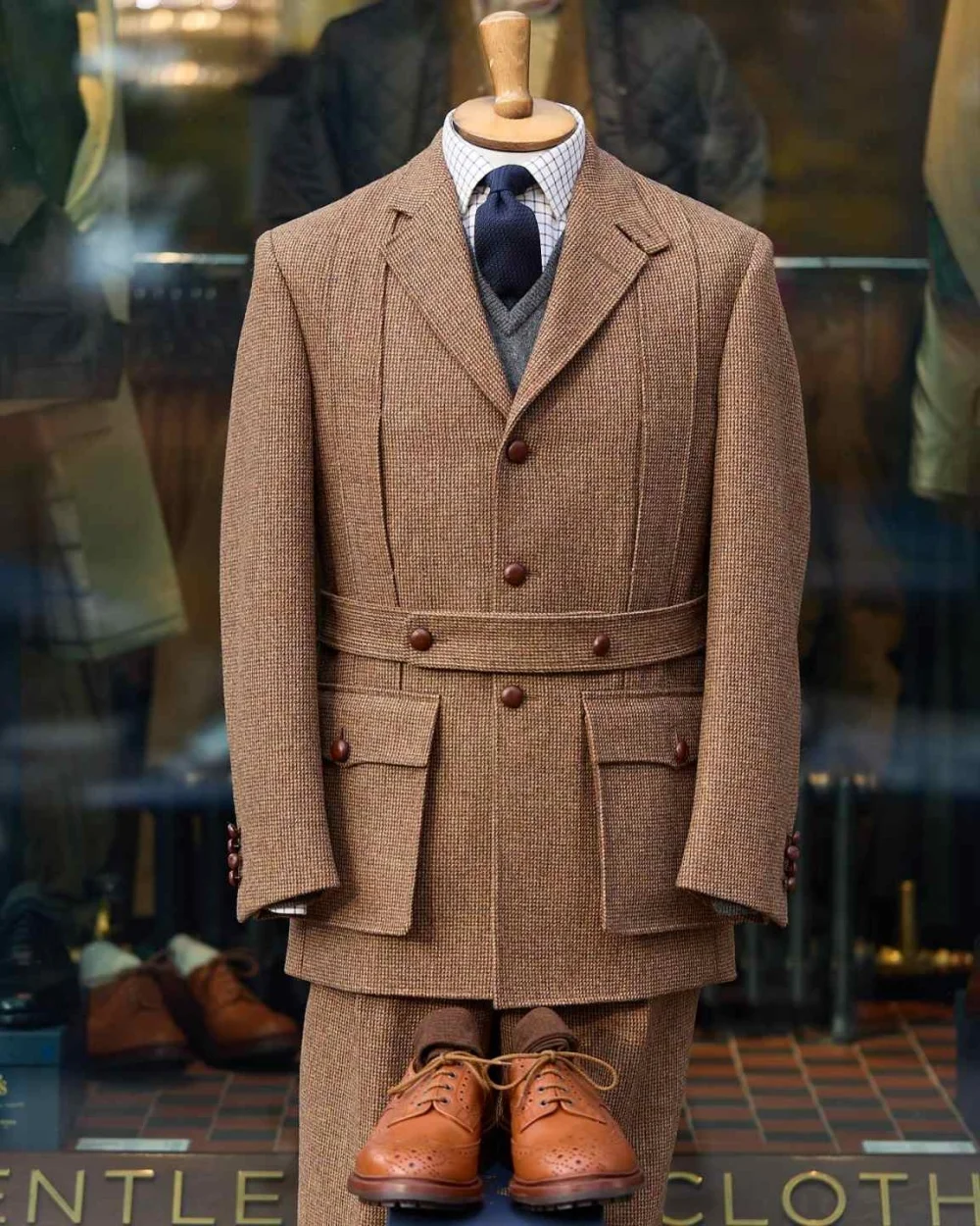 بدلة رجالية كلاسيكية واحدة الصدر محززة التلبيب سليم صالح 2 قطعة سترة السراويل ملابس المهنية غير رسمية Comforta مخصصة #2