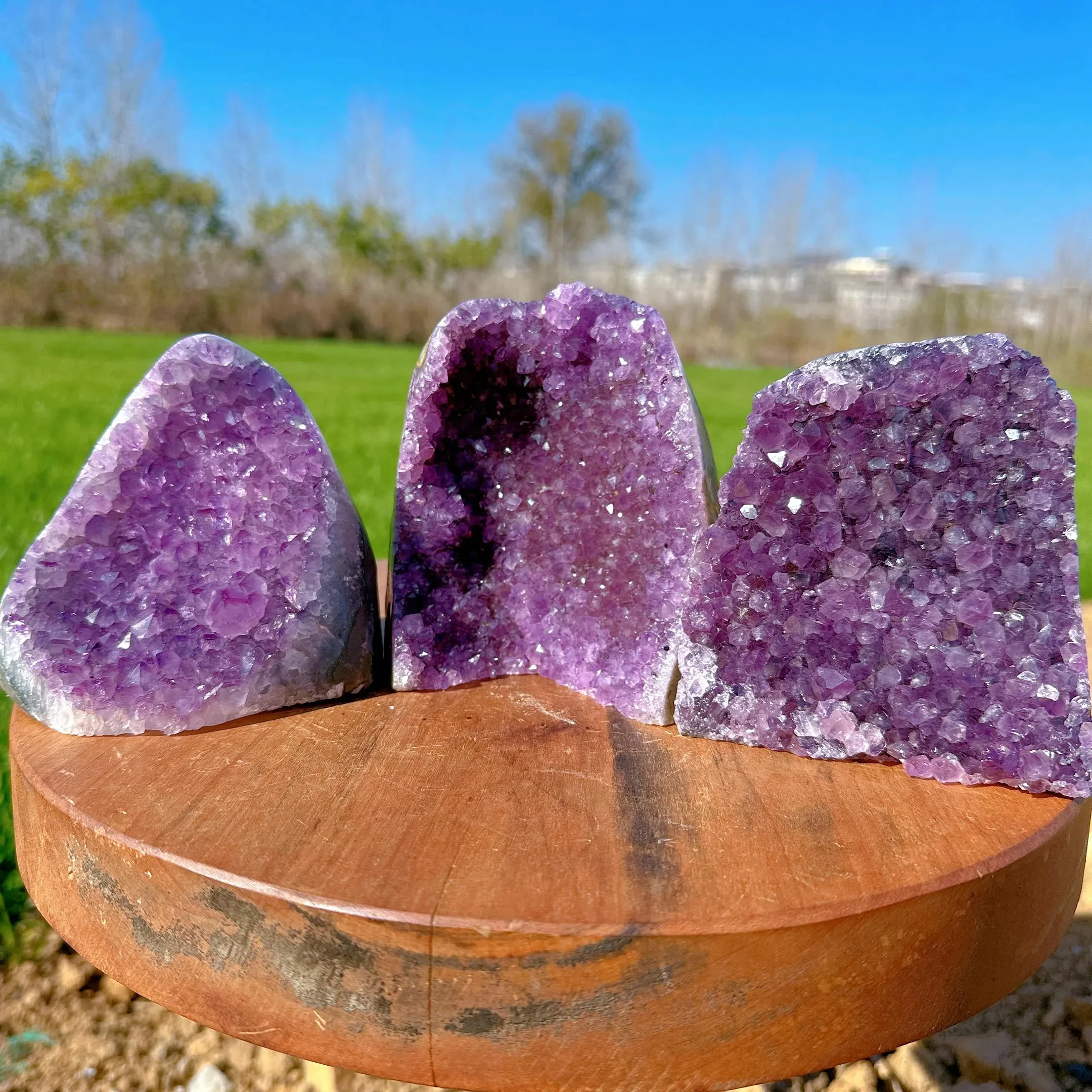 

1pc Amethyst Geode Crystal Cluster, Deep Purple to Lavender Crystal, Suitable for Home Decor, Unique Holiday Gift