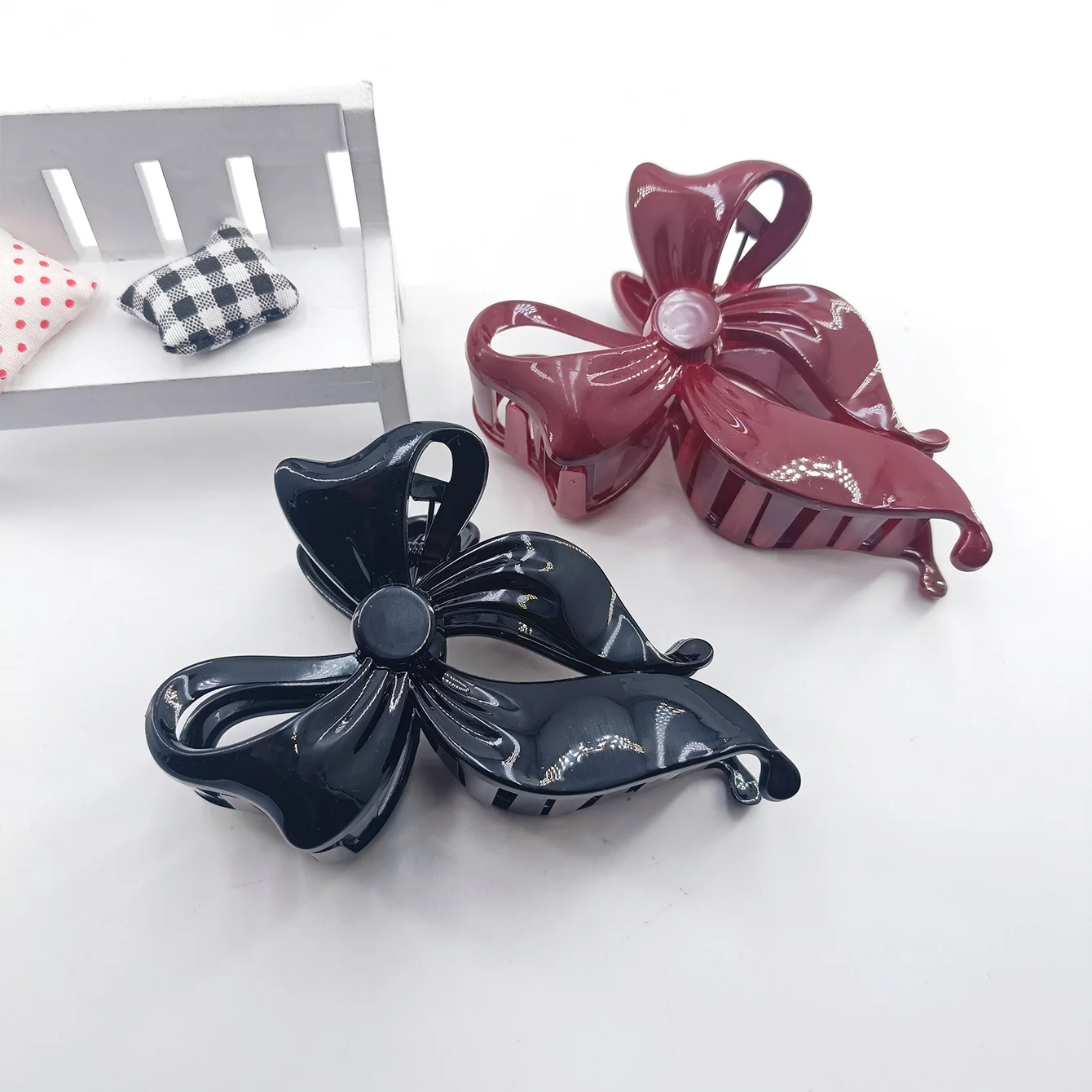 Artiglio per capelli con nodo a farfalla colorato Effetto 3D Morsetto per squalo Clip per acconciature per panino alla moda Fermaglio per capelli professionale