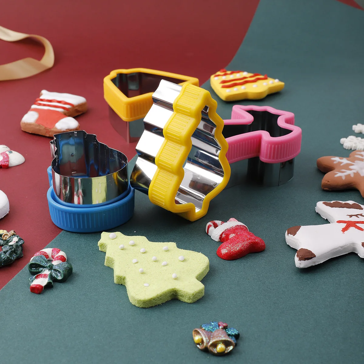 Set di 6 pezzi di protezione per il taglio di biscotti natalizi, campana, fiocco di neve, calzini, renne, pupazzo di neve, albero di natale, utensili da cucina