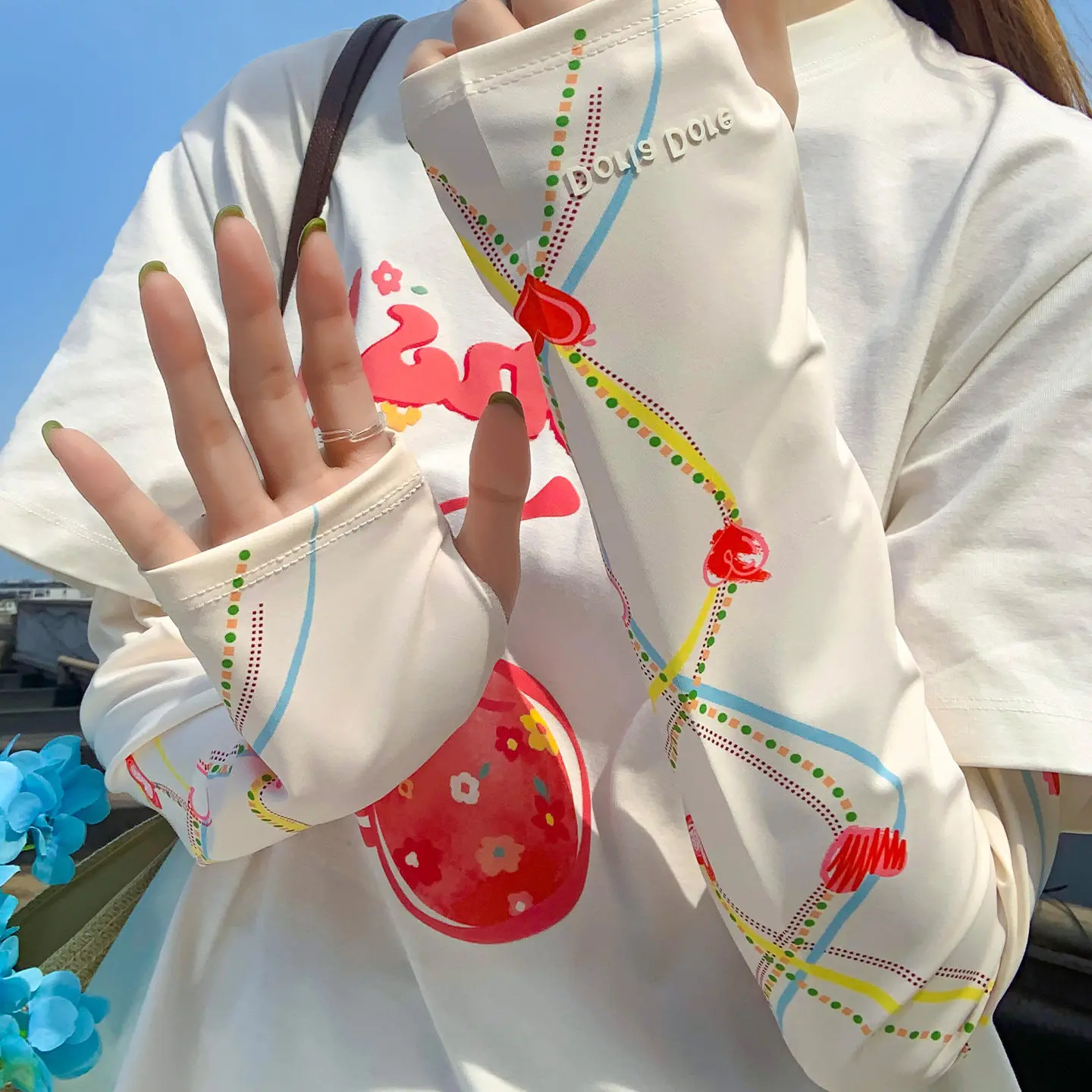 Love-themed Ice-silk Sun-protection Arm Sleeves for Women—lightweight, Loose-fitting, Breathable Summer Arm Covers for Driving,