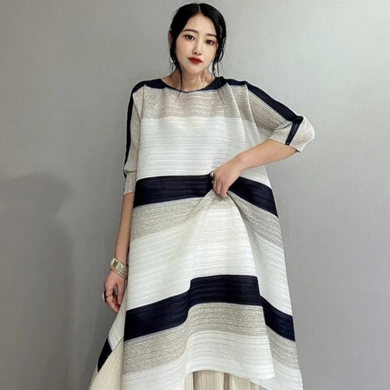 

Miyake pleated printed dress 2022 summer new color matching large swing folda loose large size foreign niche dress