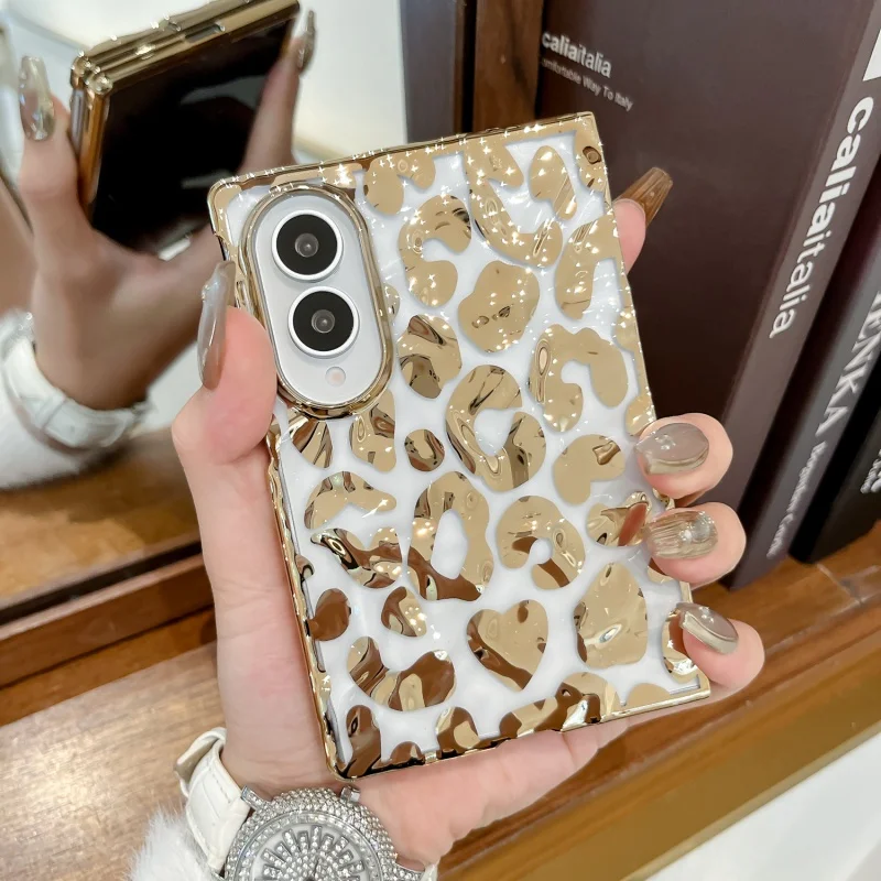Etui z falistym wzorem w panterkę do Samsunga Galaxy Z Fold 8, szerokie etui ochronne z bransoletką, tylna obudowa na telefon komórkowy. — zdjęcie produktu 3