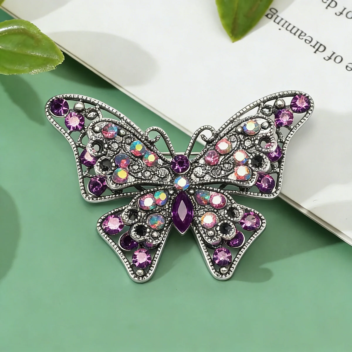Retro Elegant Butterfly Brooch Shiny Rhinestones Fashion Lapel Pin Metal Badge Clothing Jewelry Accessories Gift For Friends