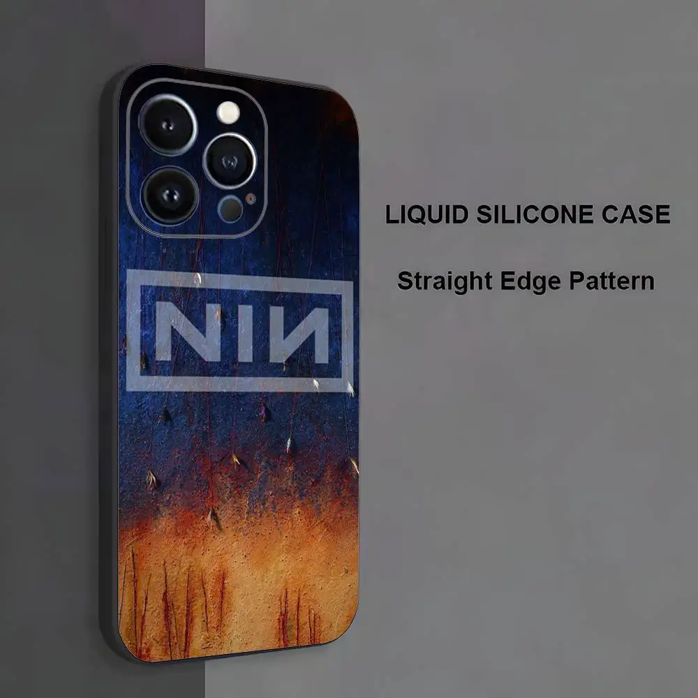N-Nine I-Inch Nails NIN جراب هاتف آيفون 17,16,15,14,13,12,11,Pro Max,XS,X,XR,SE,Mini,8,7,غطاء أسود من السيليكون الناعم #3