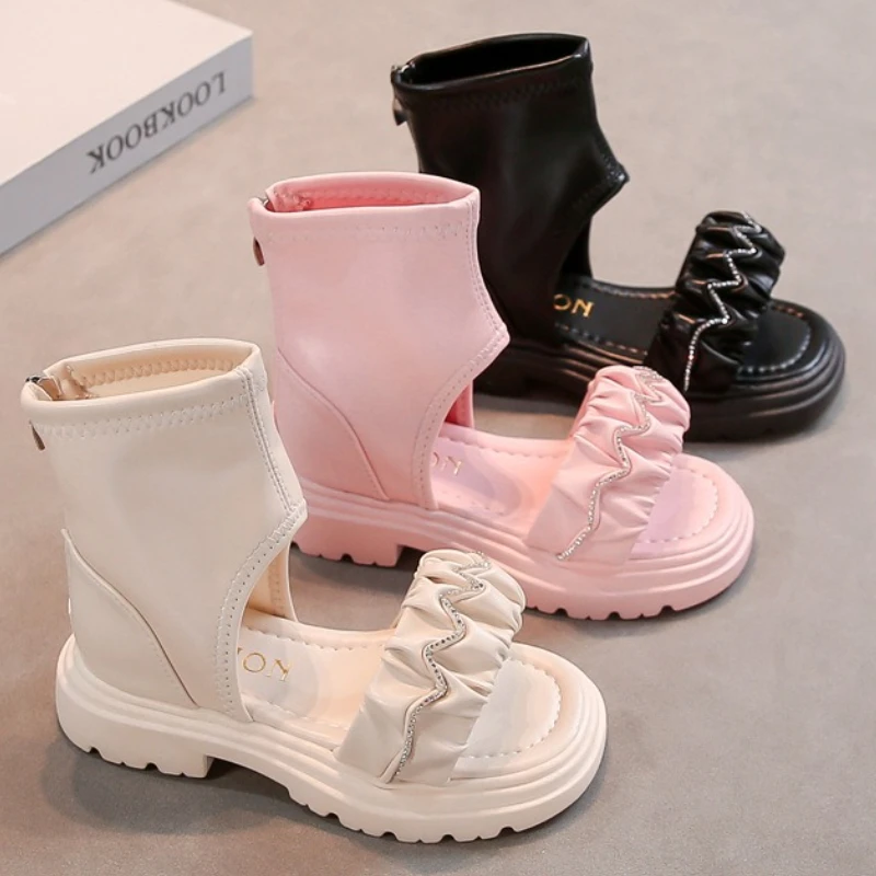 

Новые сандалии, летняя модная простая обувь для девочек, изысканная универсальная нескользящая детская обувь принцессы, мягкие элегантные крутые ботинки в римском стиле 2025 года