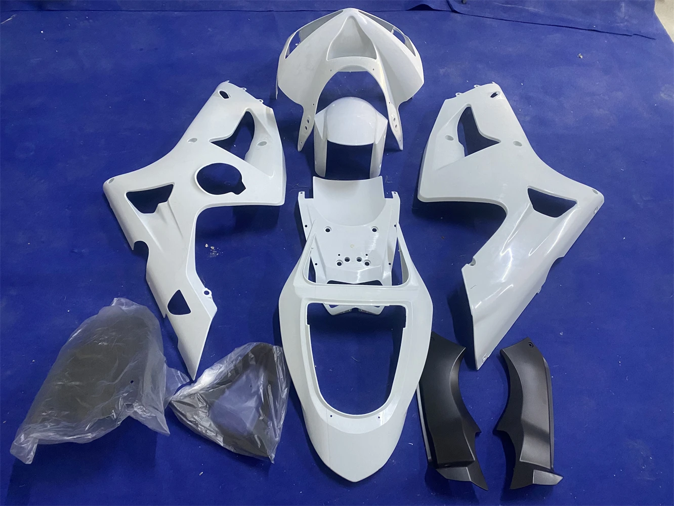 Motorcycle fairing suitable for ZX-6R 03 04 -6R 636 2003 2004 Fairing not painted not sprayed