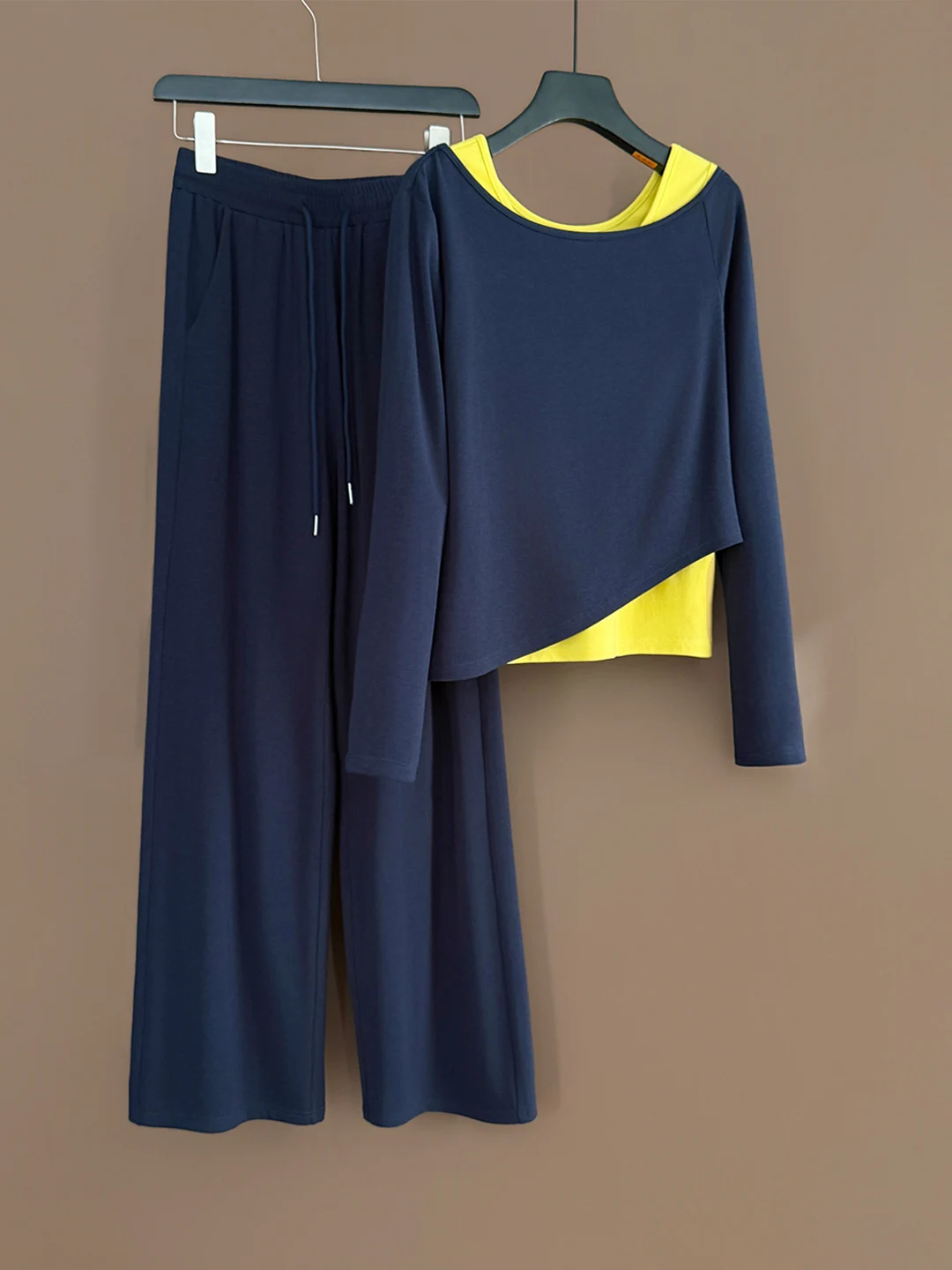 

Fashionable Slimming Long Sleeve Women's Top And Vest High Waist Wide Leg Pants Three Piece Set Autumn Wear Casual Sportswear