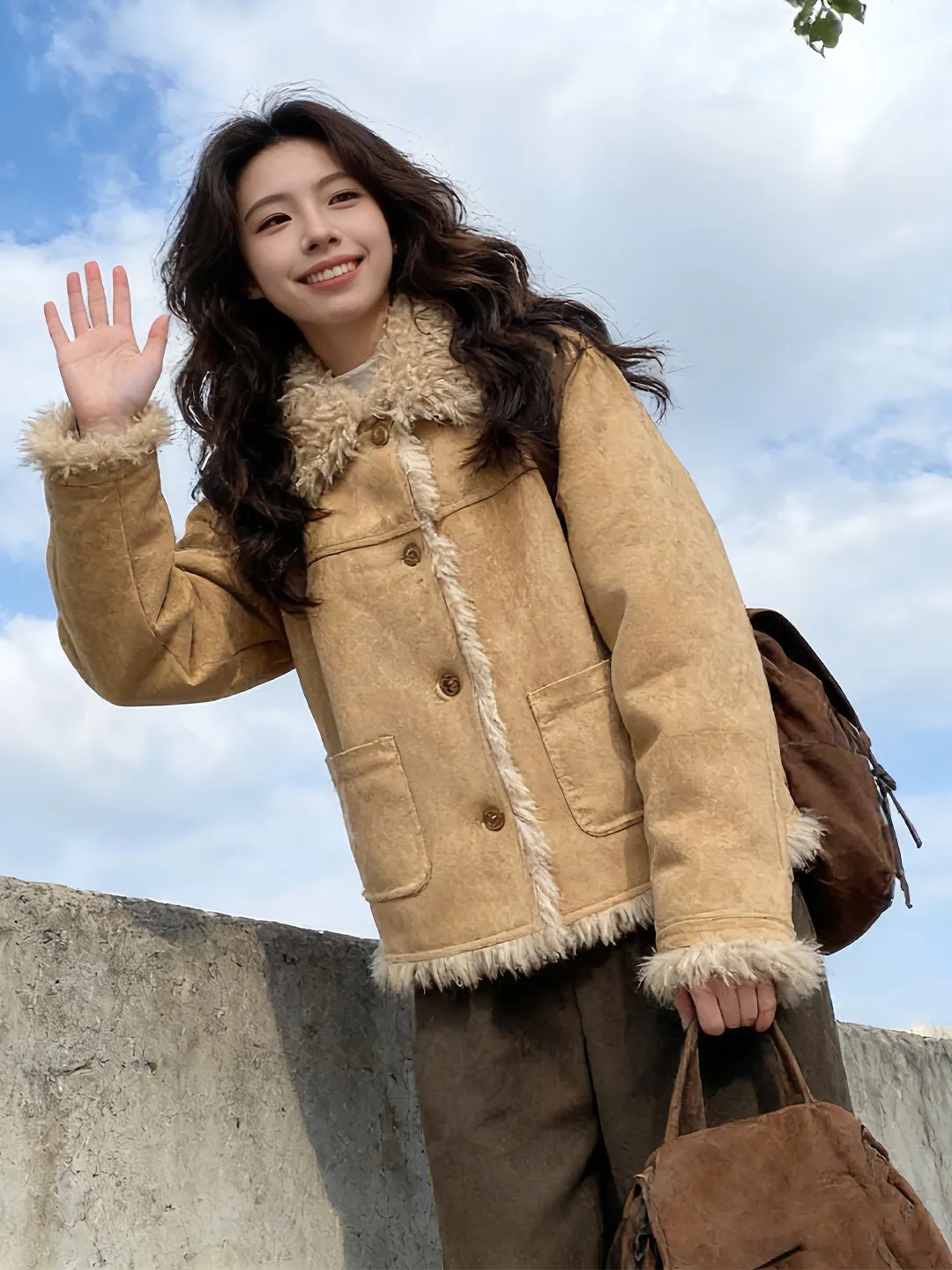 

Korean Style Warmth Fluffy Collar Women's Fashionable Coat Retro Gentle Winter Outerwear Long Sleeve Loose Fit Pure Color