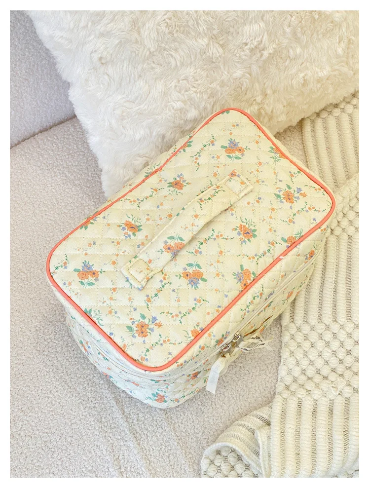 Sweet Floral Cosmetic Bags for Women Makeup Case Large Capacity Girls Clutch Handbags Retro Female Travel Toiletries Storage Bag