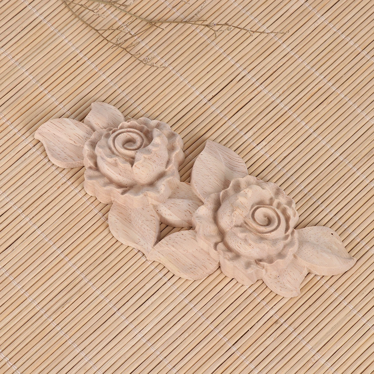 

Rose Carving Wooden Flower Pieces Premium Quality Wood Crafts Decorative Slices for Home Party Decoration Rose Carving Chips