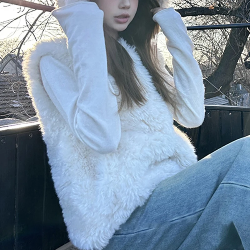 

2025 Autumn and Winter New Lamb Fur One-piece Thick Vest Coat Women's Loose Bear Ears Small Top