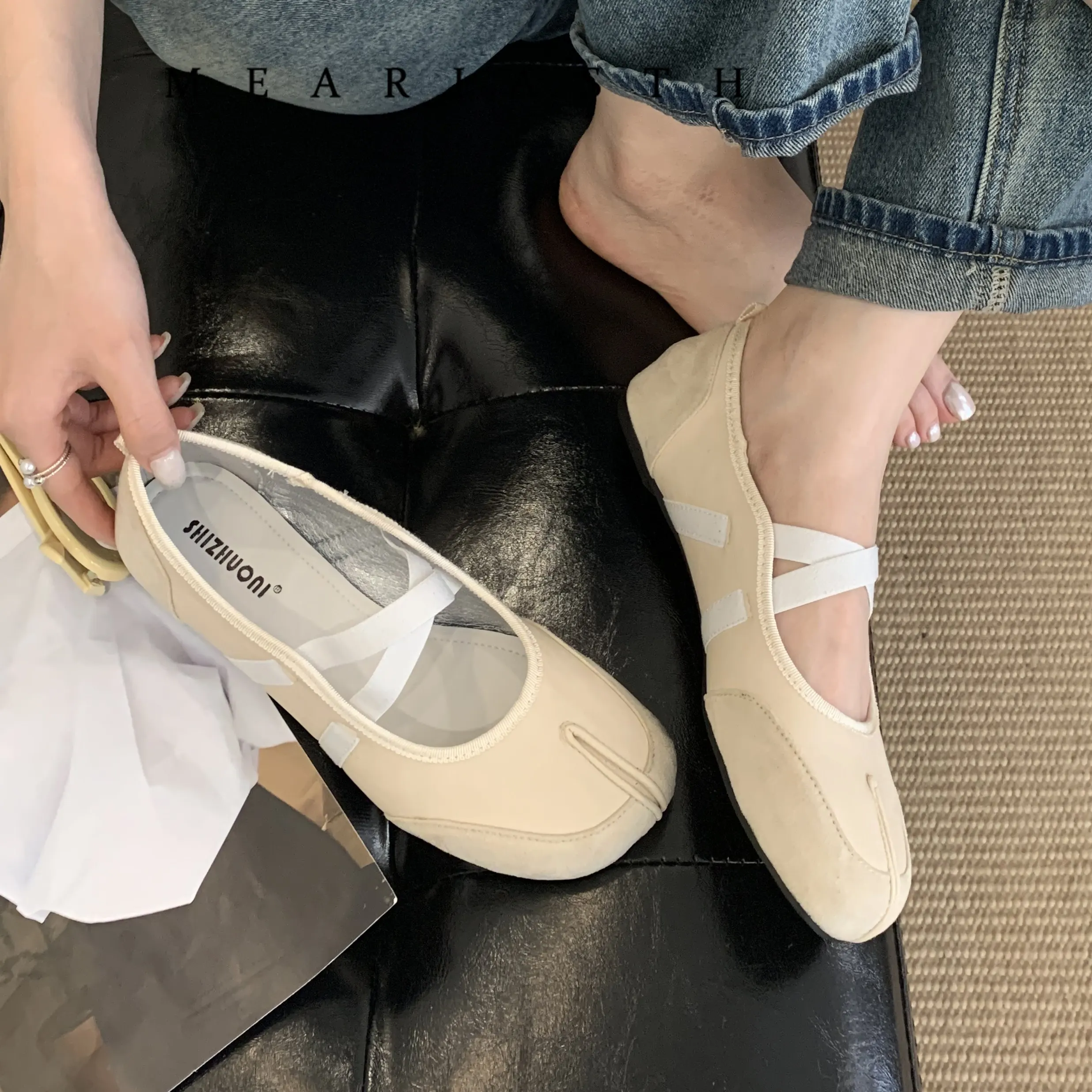 

2026 Spring Summer Women Flats Concise Split Toe Shallow Buckle Strap Ladies tabi Shoes Design Soft Sole Eelgant Dress Shoes