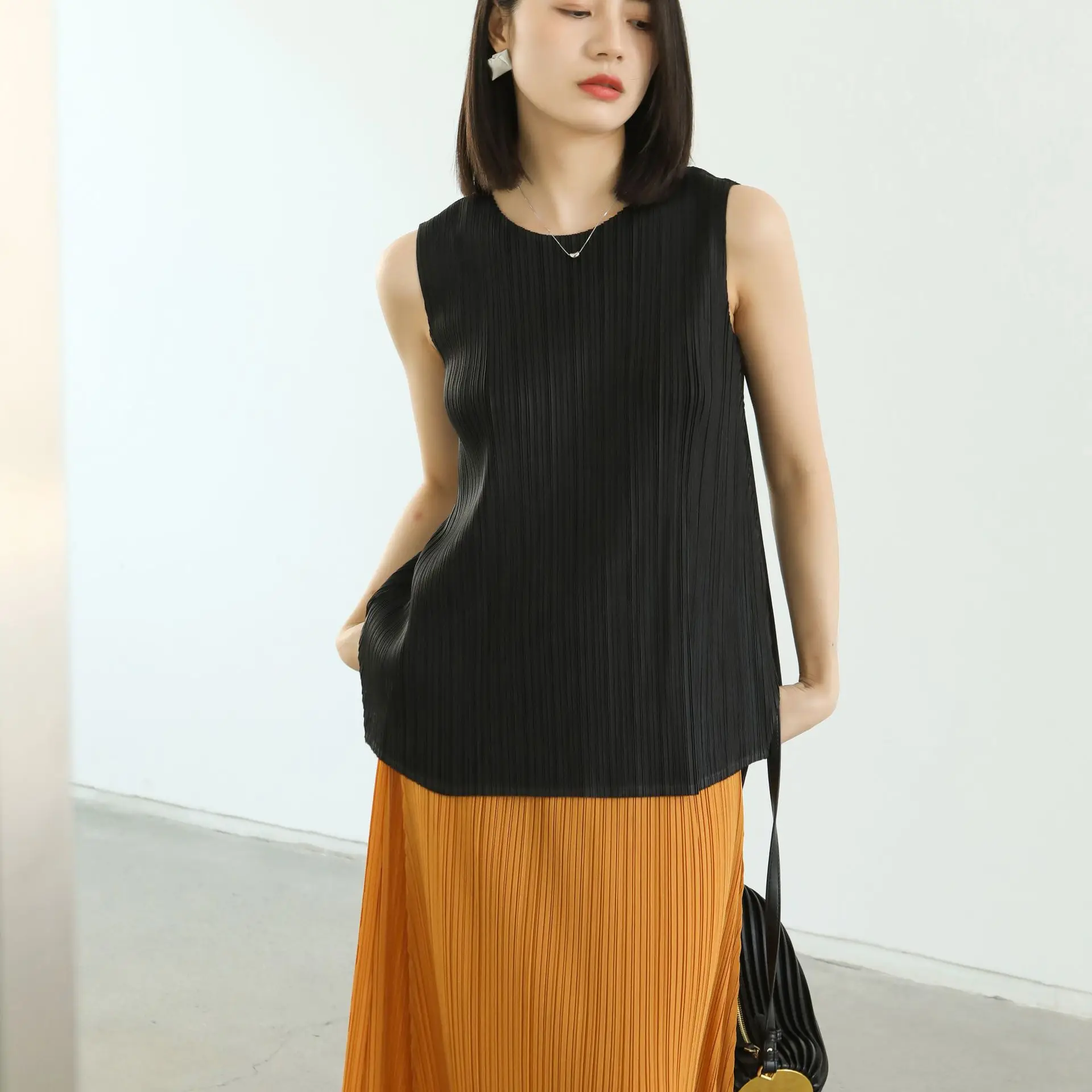 Summer New Miyake Pleated Tank Top Large Size Loose Casual Wild Sleeveless Thin T-shirt Women's Tops Thin Stretchy Wrinkle-Free