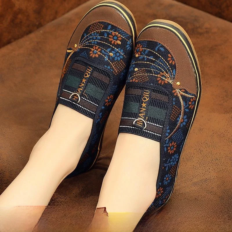 

Beijing Ladies Single Shoes Comfortable Soft Rubber Bottom Farm Work Slip-On Traditional Cloth Shoes Anti-Slip Footwear for W...