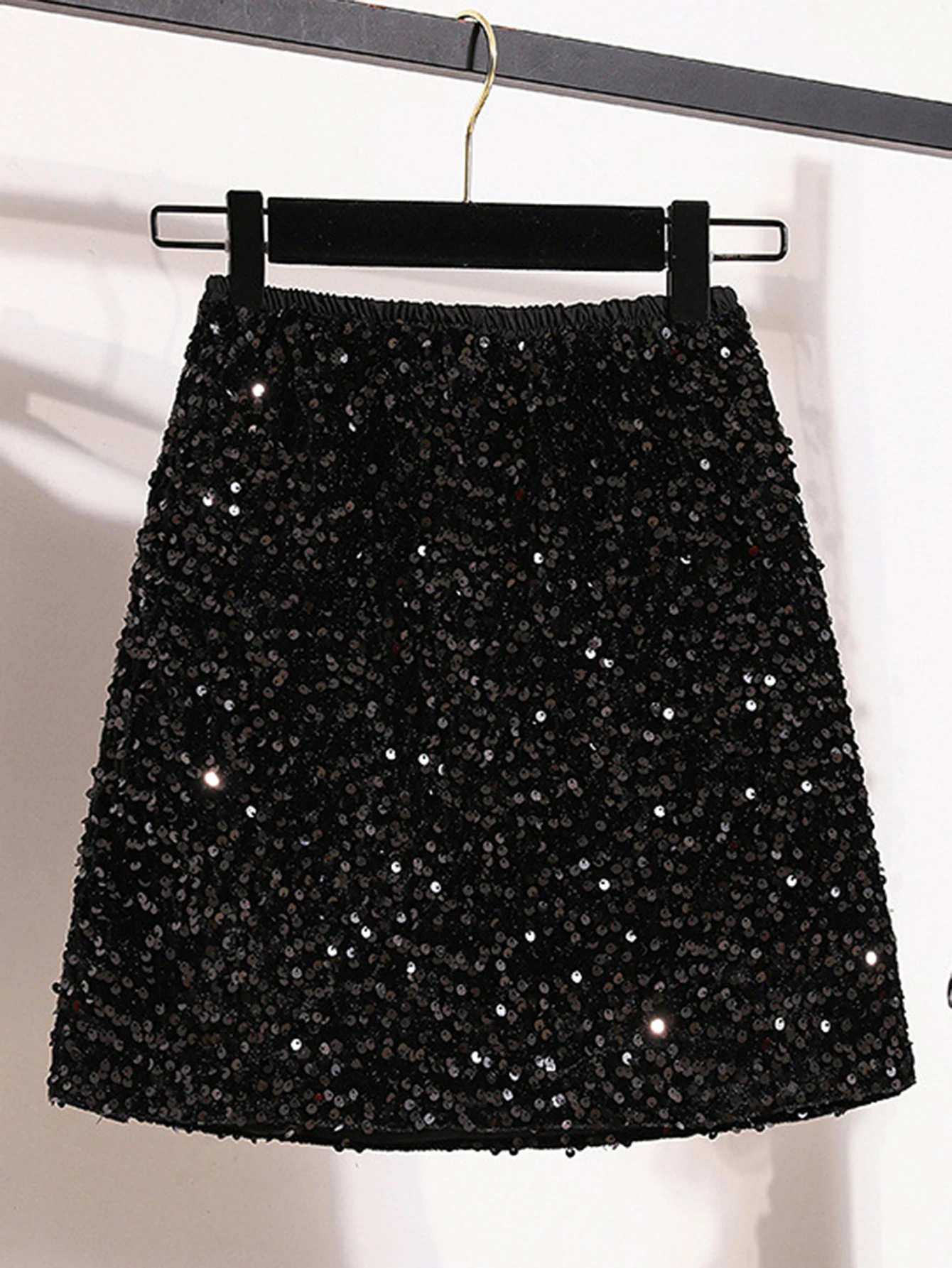 กระโปรงผู้หญิง ฤดูร้อน แฟชั่นฝรั่งเศส ประดับเลื่อม 2025 สวยสง่า เรียบหรู มินิทรงเอ เซ็กซี่ สำหรับใส่ไปไนต์คลับ