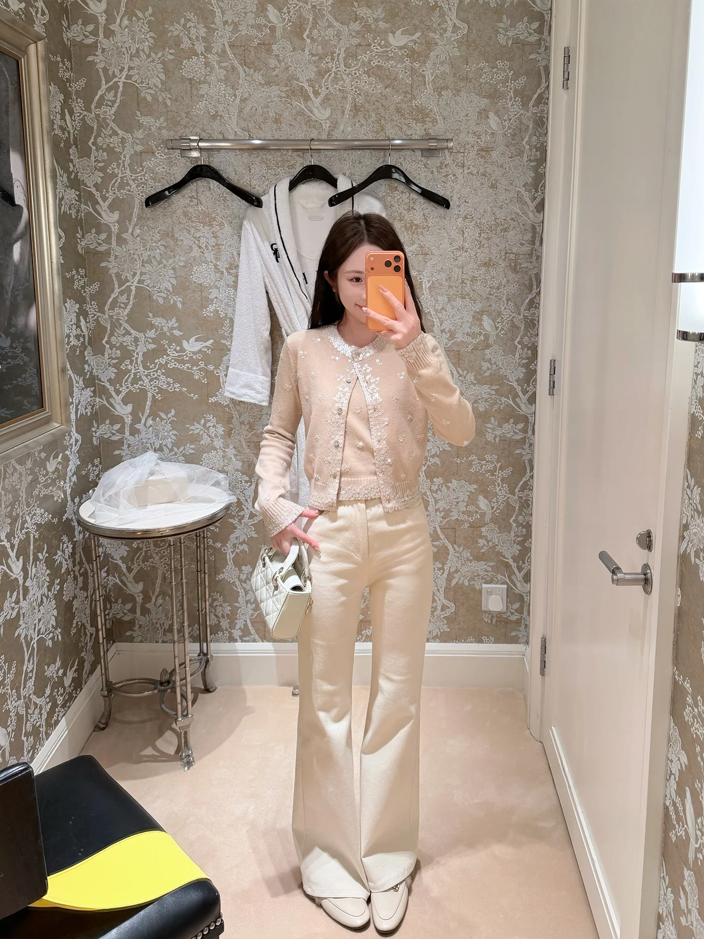 

Elegant Short Knitted Cardigan with Embroidered Buttons for Women Spring Design Spring 2026 Ladies Fashion Outerwear