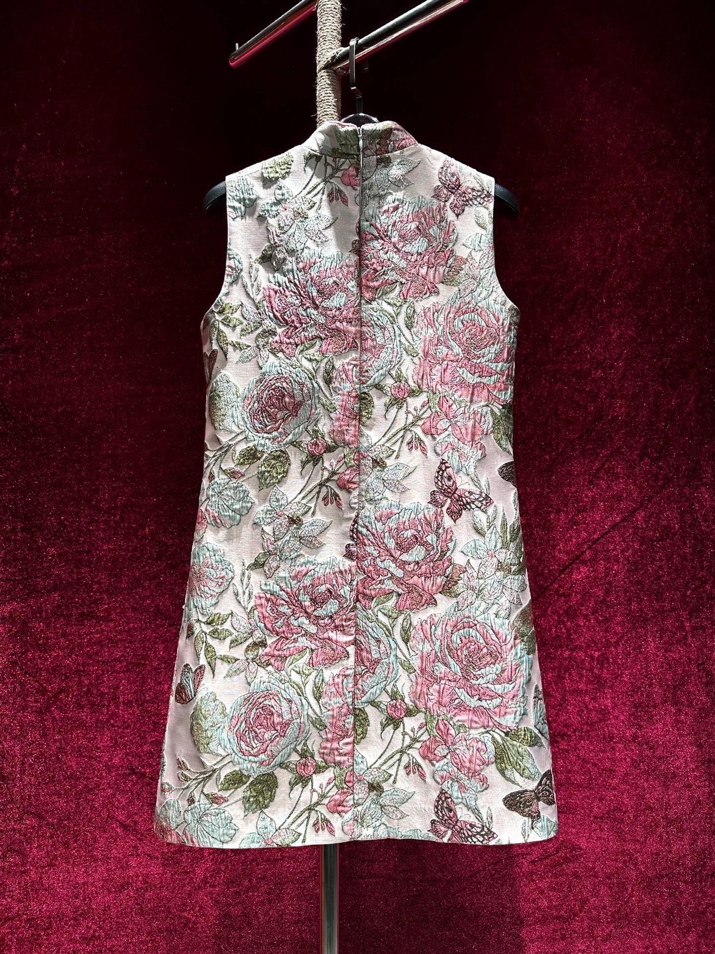 فستان شيونغسام فاخر عتيق مطرز بياقة واقفة للنساء بدون أكمام على شكل حرف a فستان فضفاض بخصر فساتين حفلات صغيرة