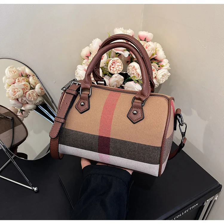 

2025 New Designer Mini Pillow Bag - Women's First - Layer Cowhide, Retro & Versatile Shoulder Crossbody