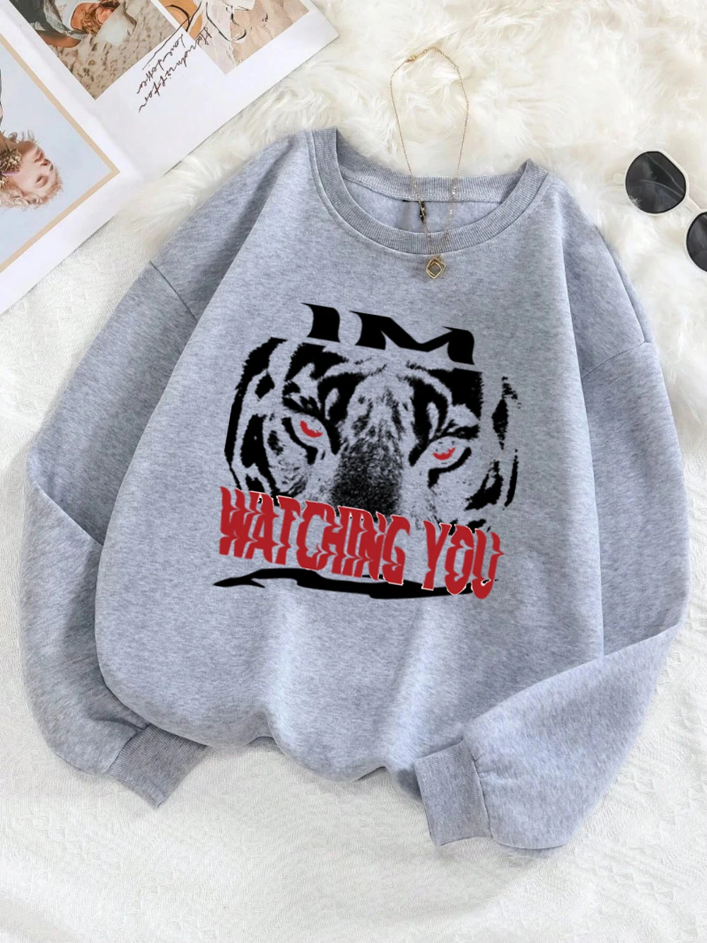

Watching You Sweatshirts Womens Tiger Printing Hoodies Fleece Warm Crewneck Loose Pullover Winter Comfortable Female Clothes