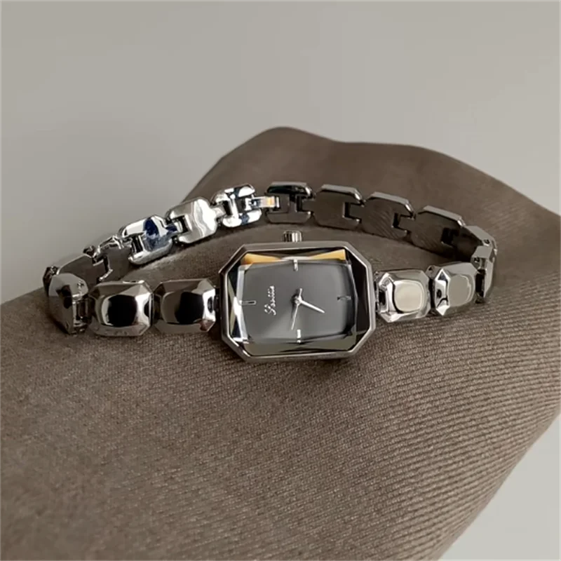 Bracelet-Style Watch Luxury Silver Wristwatch Minimalist Premium Women's 2026 New Arrivals High-Quality Quartz Timepiece