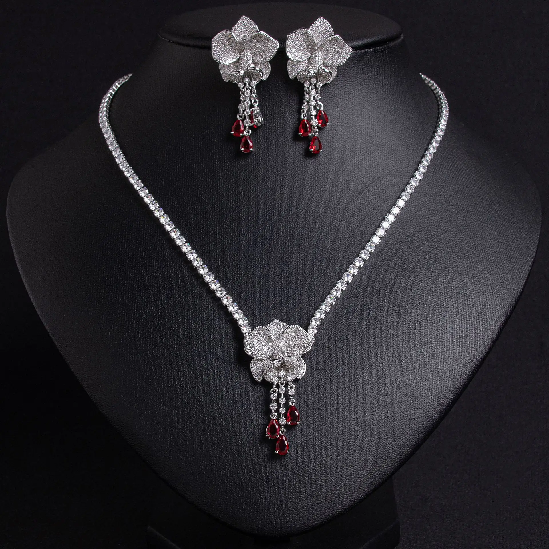 

European and American retro bride zircon flower earrings necklace set chain light luxury white set accessories fashion jewelry w