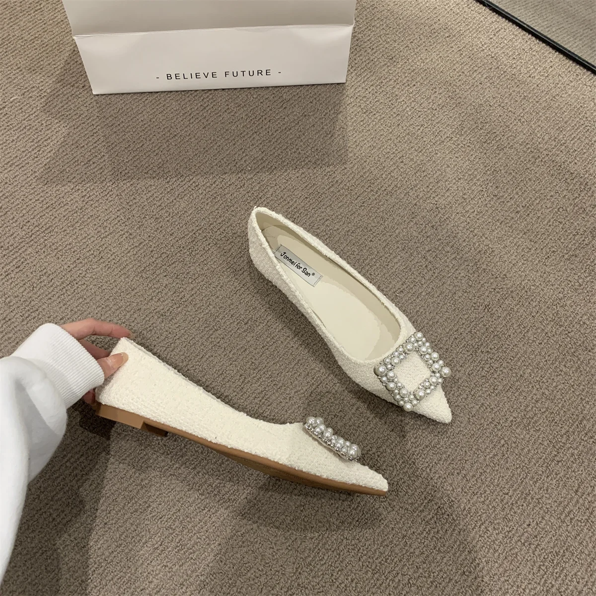 2025 الربيع والخريف جديد عصري وأشار حجم كبير حذاء مسطح اللؤلؤ مربع مشبك أسود صغير الحجم أحذية نسائية عادية #4