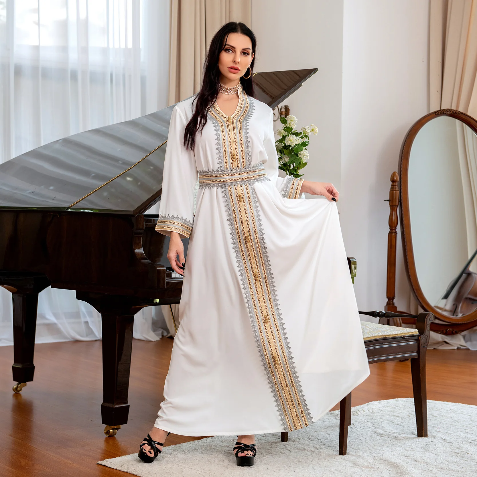 2024 Moroccan Caftan Women Gold Applique Beaded Stand Collar Abaya For Wedding Party Dubai Middle Kaftan Long Sleeves With Belt