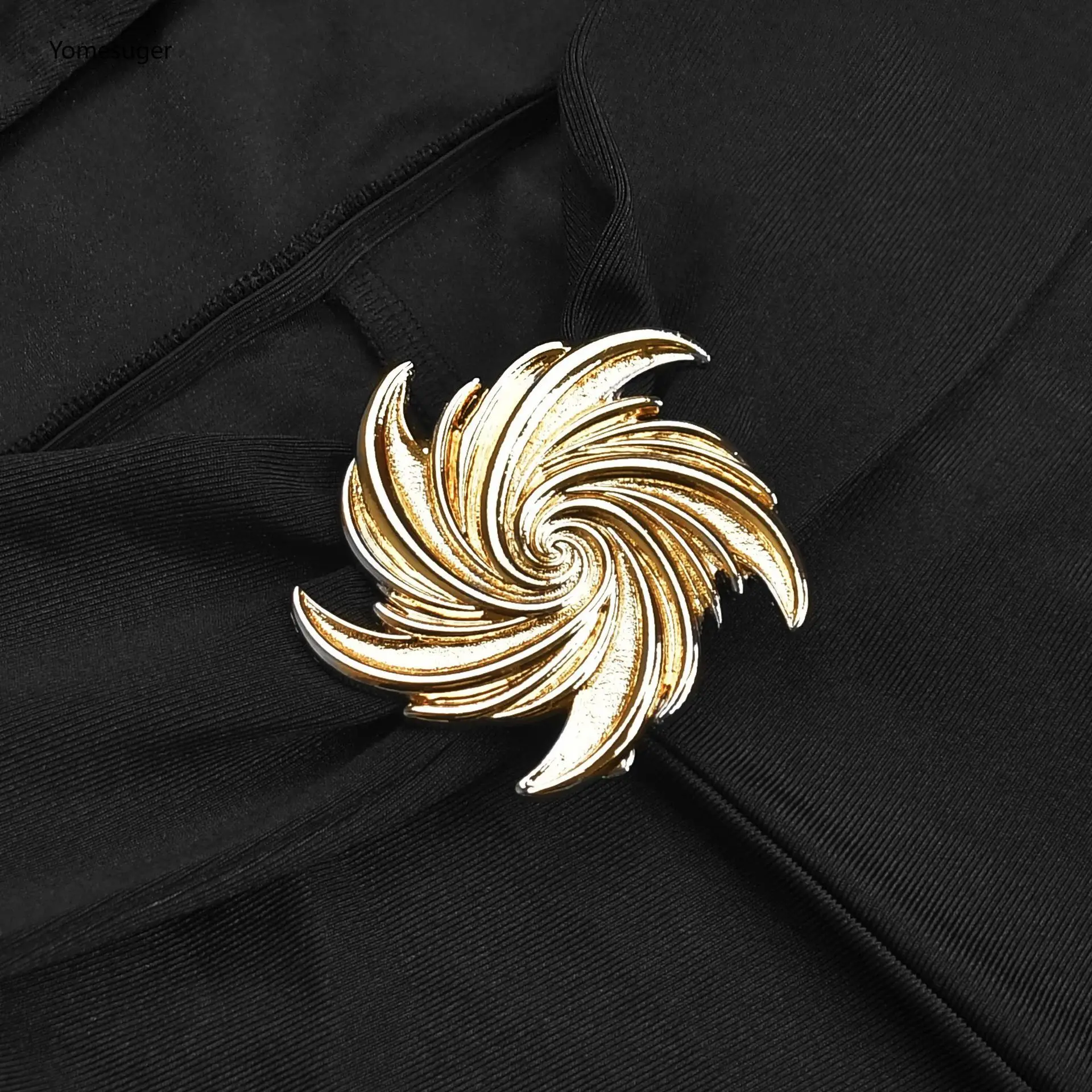 Yomesugar 2025 الخريف مثير حمالة حللا النساء محب الجوف Ruched زخرفة معدنية نحيل السروال القصير ملابس الحفلات #6