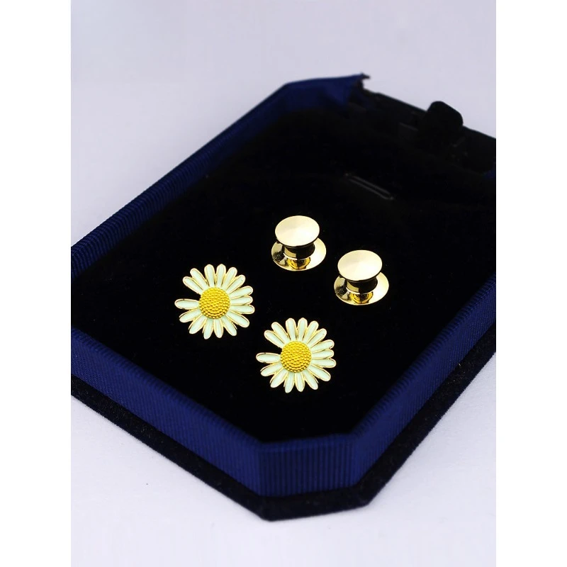 

Small Daisy Shirt Collar Pin Fixed Clothes Anti-light Pin Buckle Women's Summer Fresh and Sweet Temperament Brooch Accessories