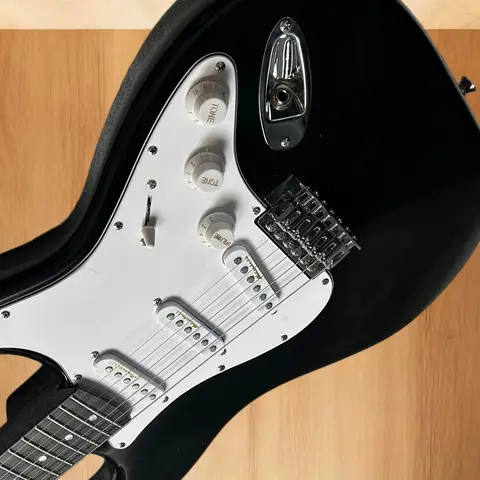 Hot Sale Black Electric Guitars Rosewood Fretboard Mahogany Body