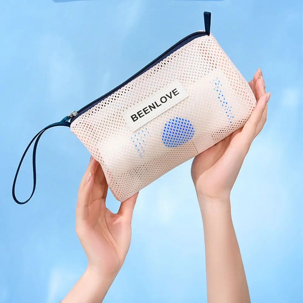 Portable Large Capacity Beach Mesh Bag Handheld Lightweight Cosmetic Zipper Pouch Space-Saving Breathable Mesh Makeup Bag Women
