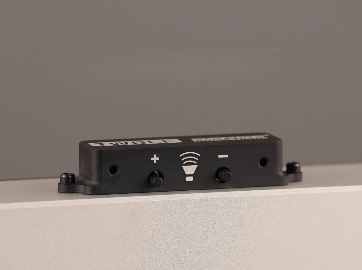 Giocattoli per camion in scala 1:8 TWOLF 1/8 M715 Gruppo audio del serbatoio del carburante simulato per accessori per parti opzionali per auto RC