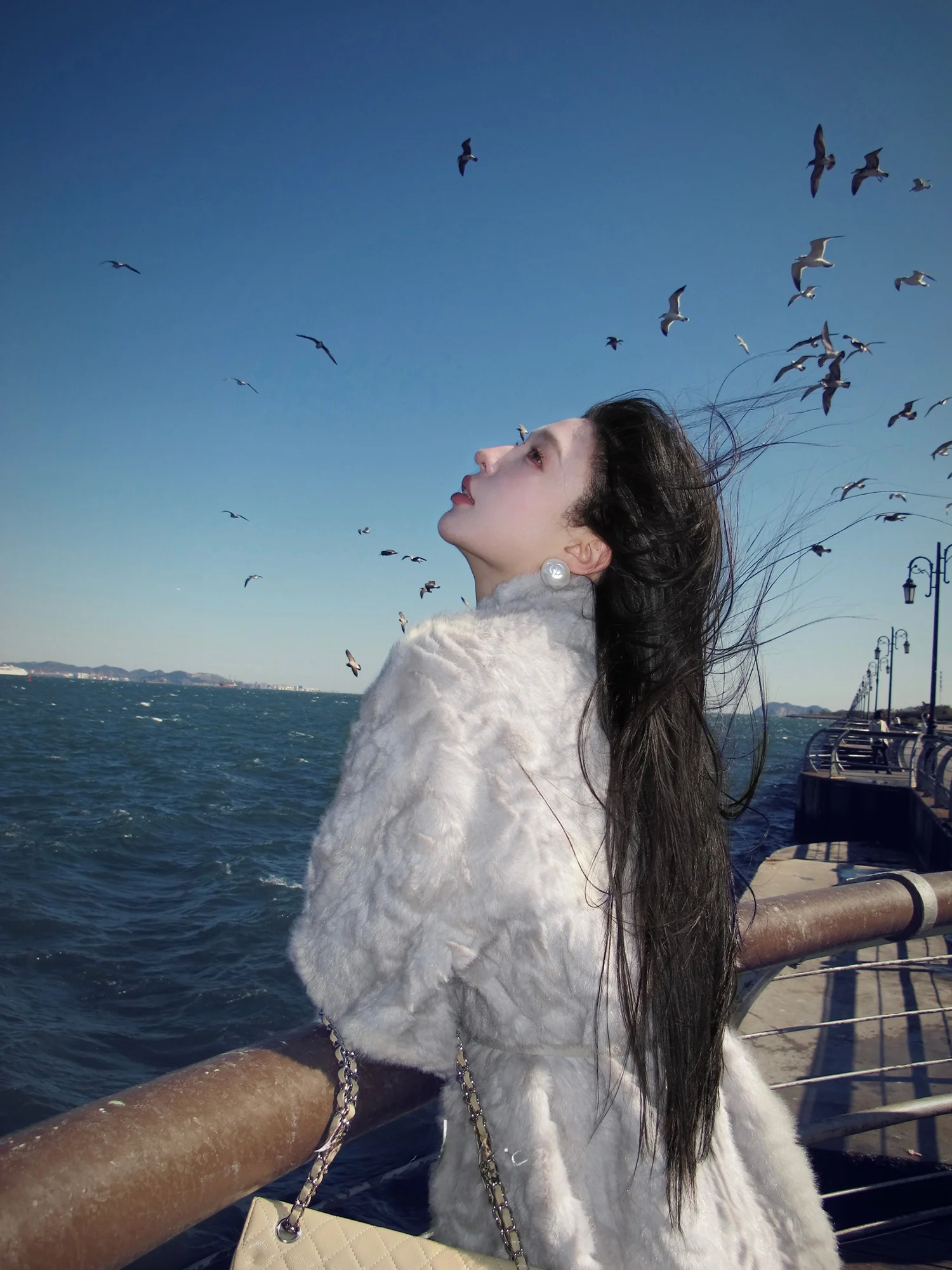 

Gloria Sli Мягкая шуба с воротником-стойкой на талии, кожаная меховая верхняя одежда с завязками на талии, длинное пальто Све