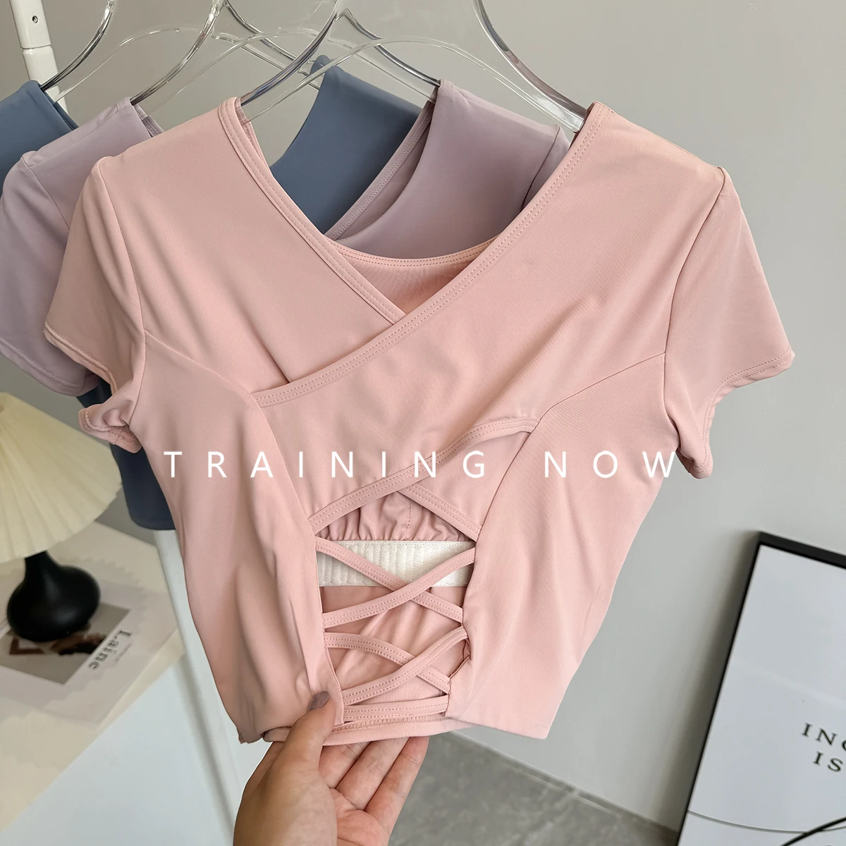 

Yoga suits short-sleeved women's summer tight slim sexy back sports top with chest pad quick-drying fitness running suit